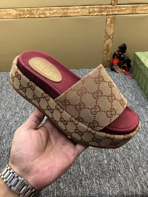 Gucci Shoe 